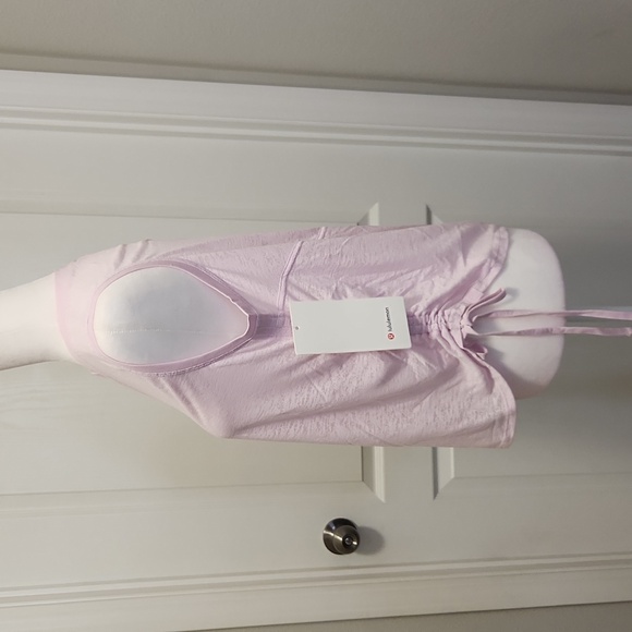 Lululemon - Picture 3 of 4